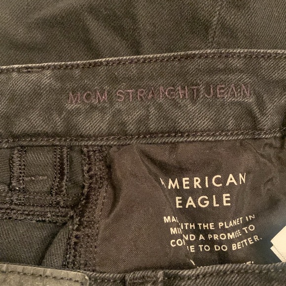 American Eagle Size Mom Straight Jean. Size 8 - Picture 5 of 10
